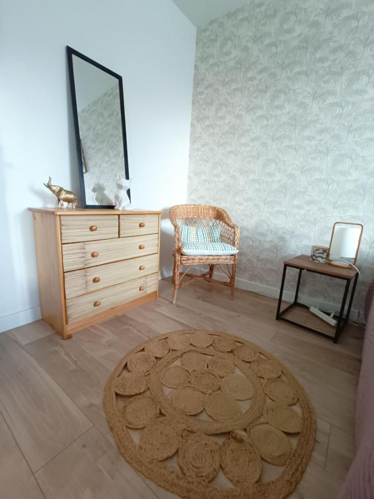Appartement Design Avec Piscine Дин Ле Бен Екстериор снимка